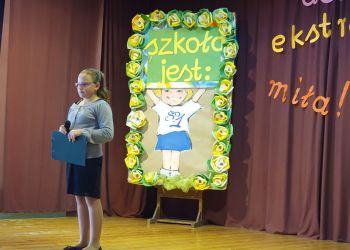Powiększ zdjęcie: konferansjer